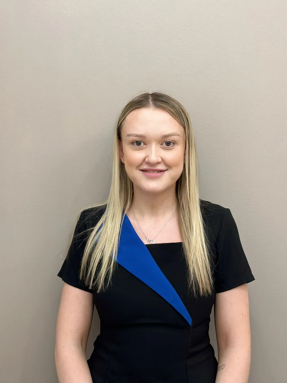 WhatsApp+Image+2024-04-22+at+16.08.10